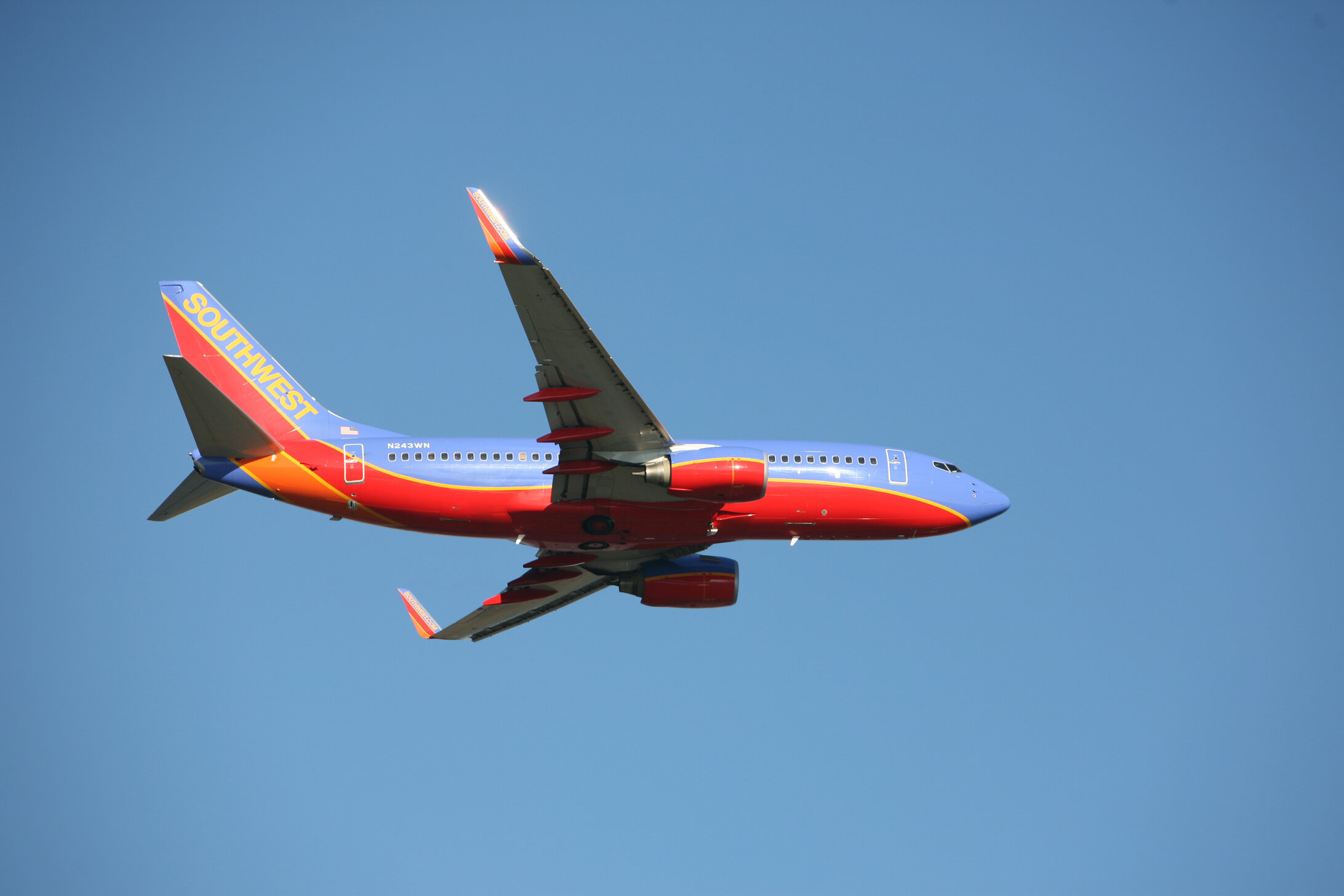 southwest plane flying