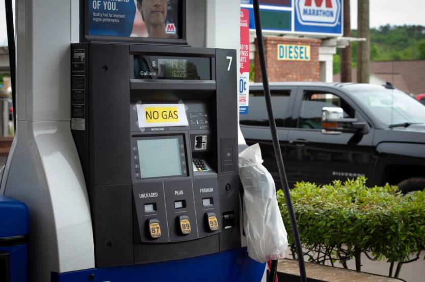 colonial pipeline attack gas pump