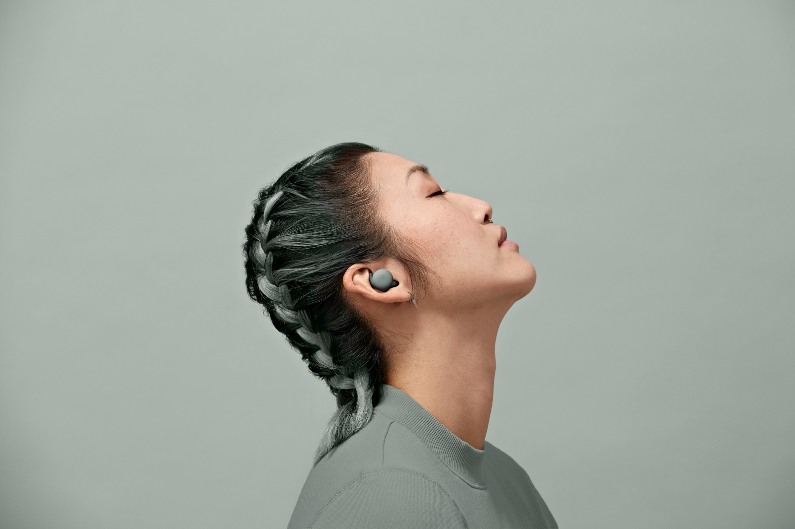 Pixel-Buds-A-Series_Lifestyle-2