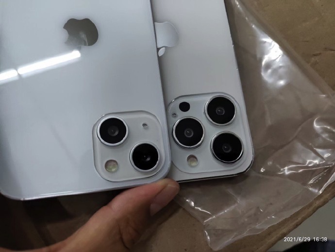 iPhone 13 Dummy Units