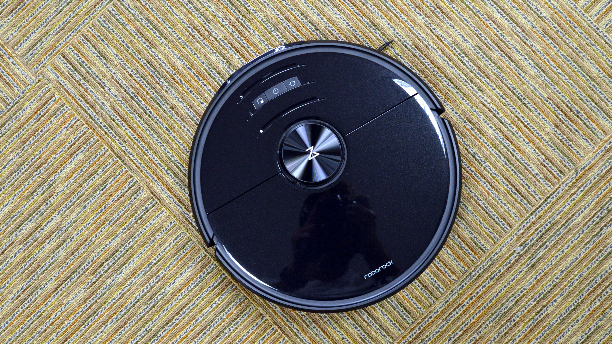 Roborock S6 MaxV Robotic Vacuum Review: Pricey But Powerful