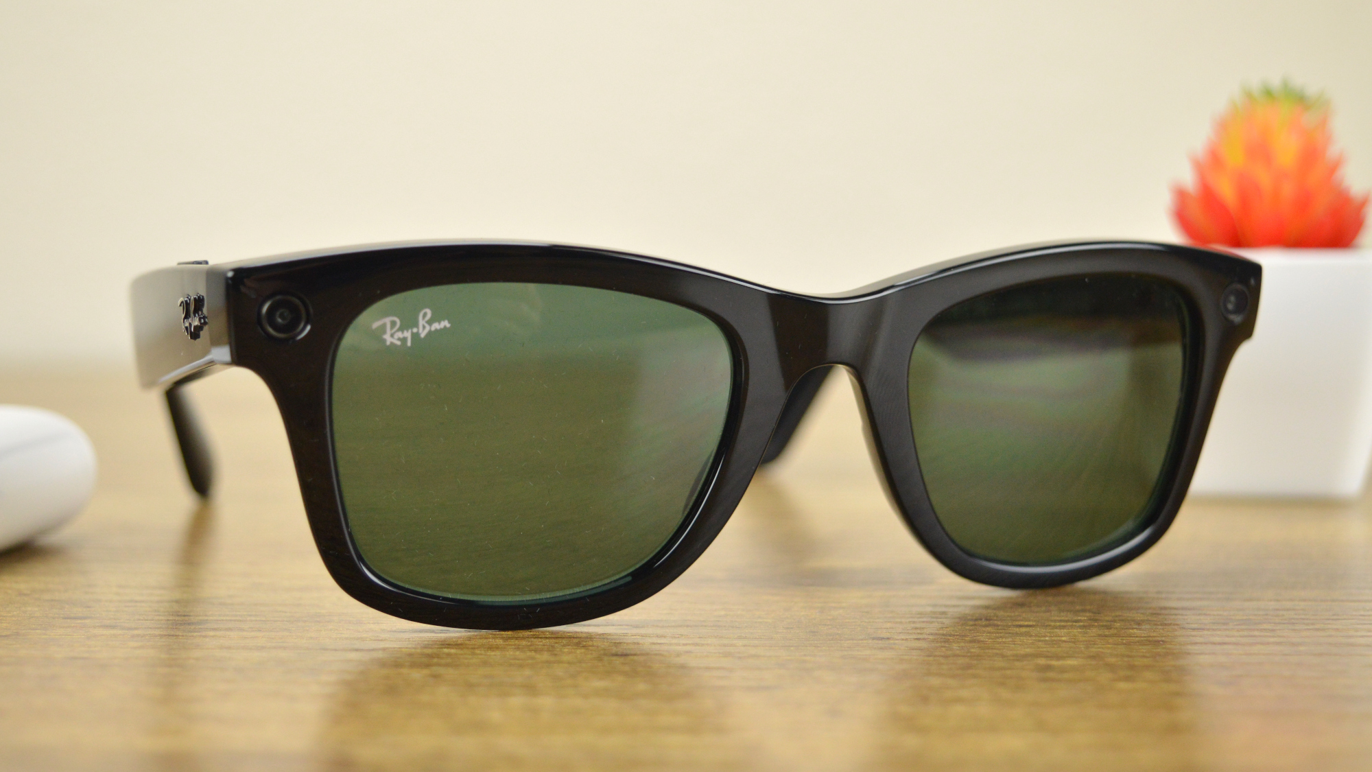 Facebook Ray-Ban Stories smart glasses review: Cameras on your face thumbnail