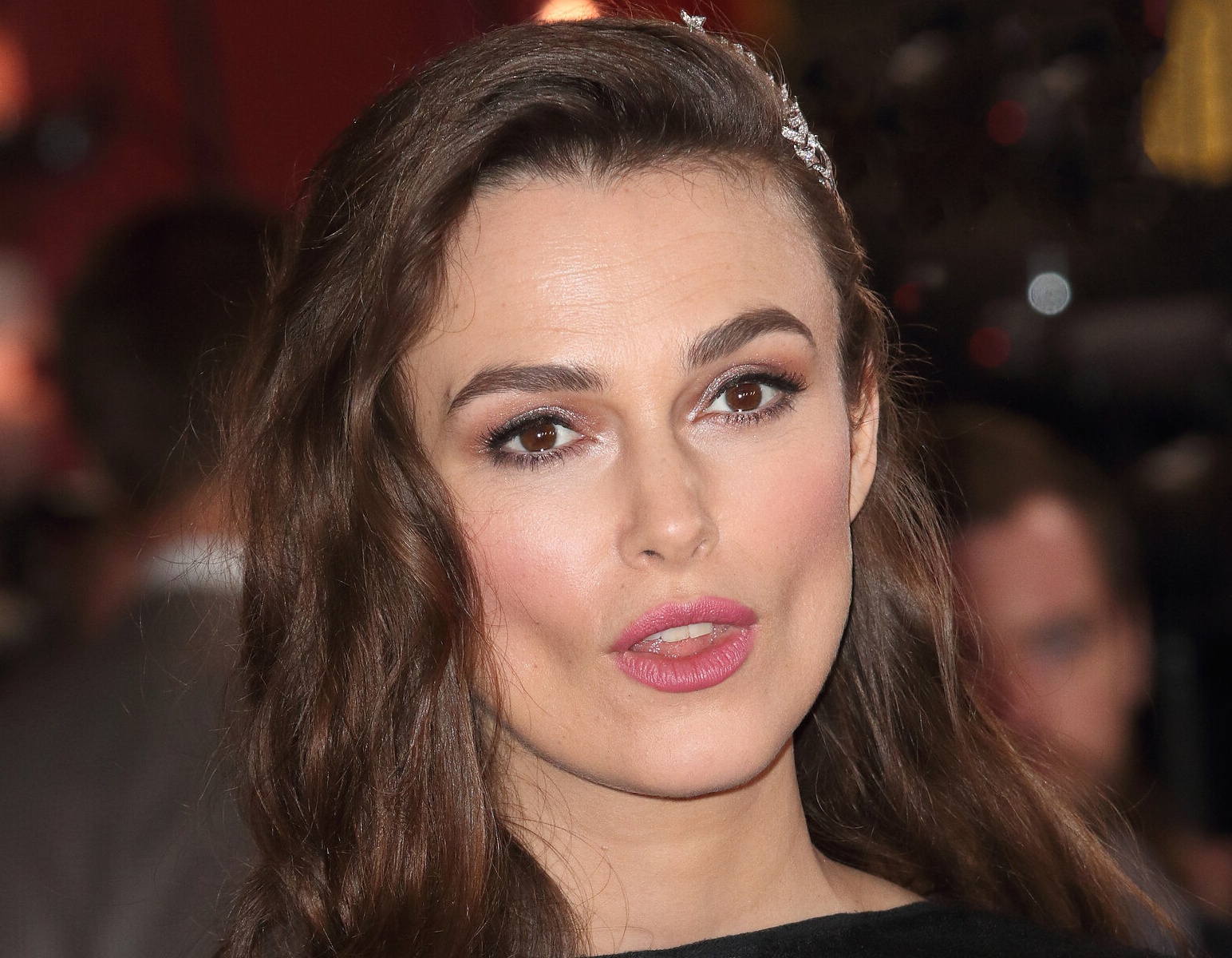 new-movies-on-netflix-keira-knightley-thriller-official-secrets-bgr