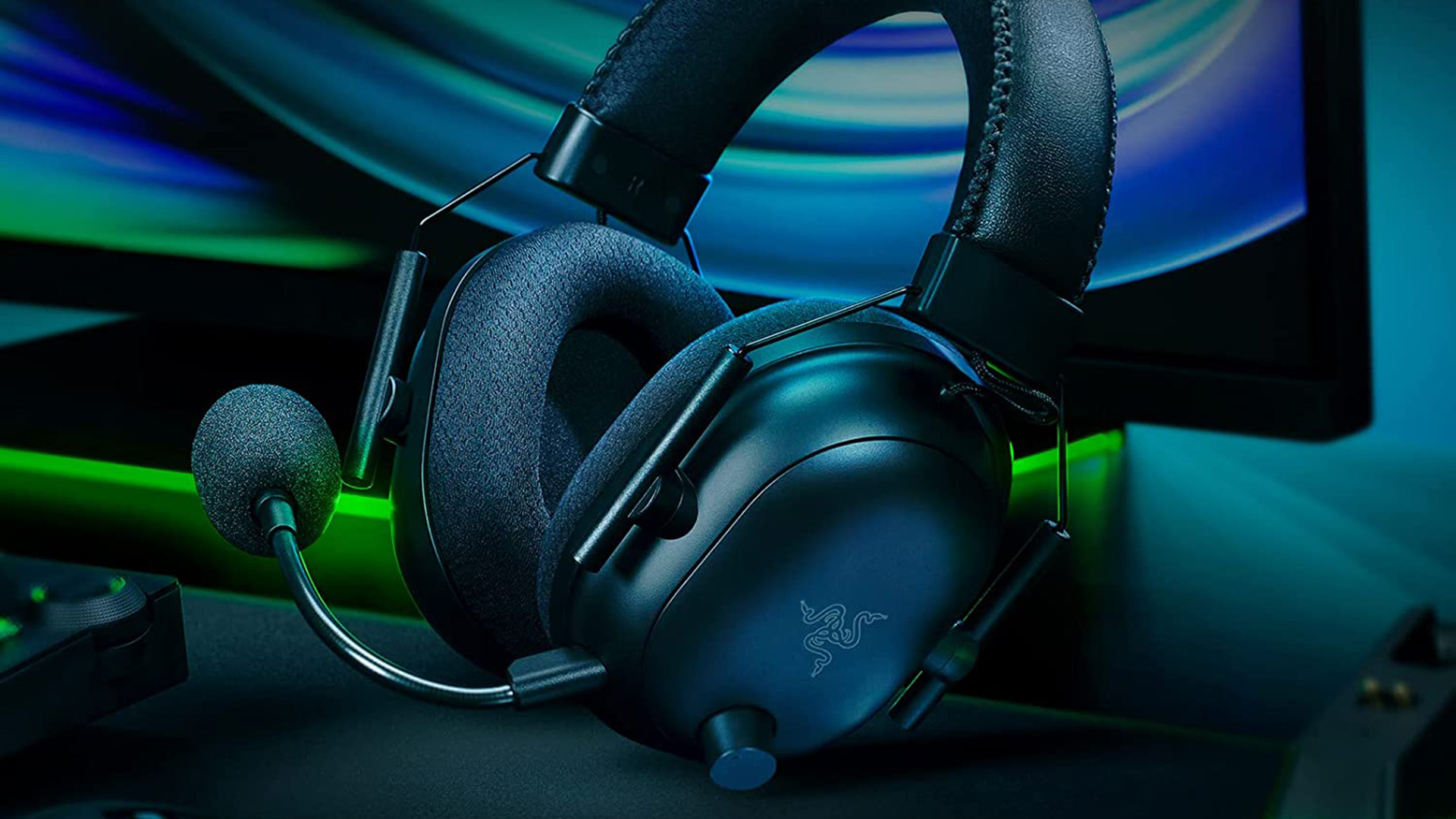 17 COOLEST Gaming and PC Accessories That Are Worth Buying 