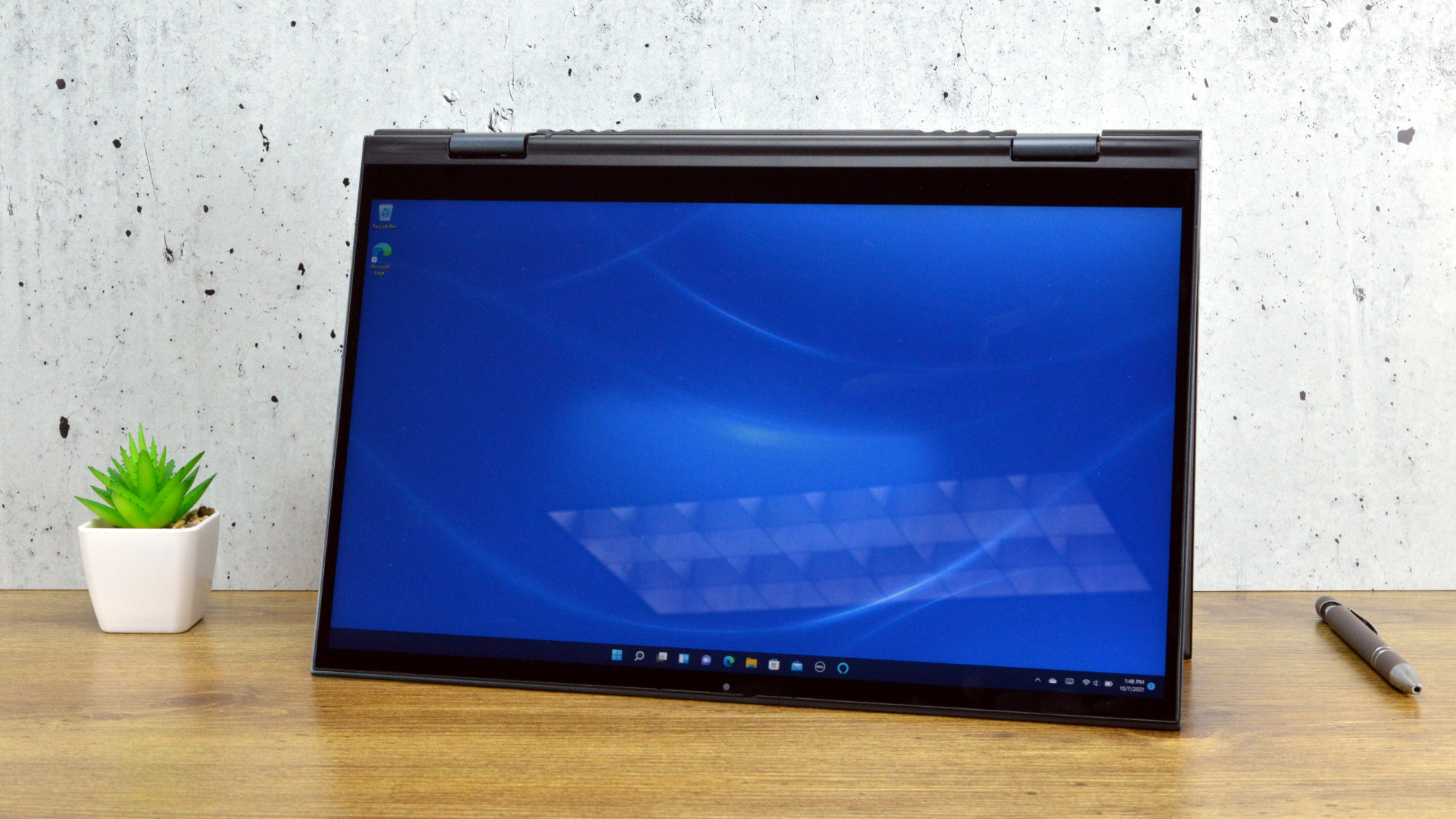 Dell Inspiron 14 7415 2-in-1 Review: Stylish, Powerful, and Modern