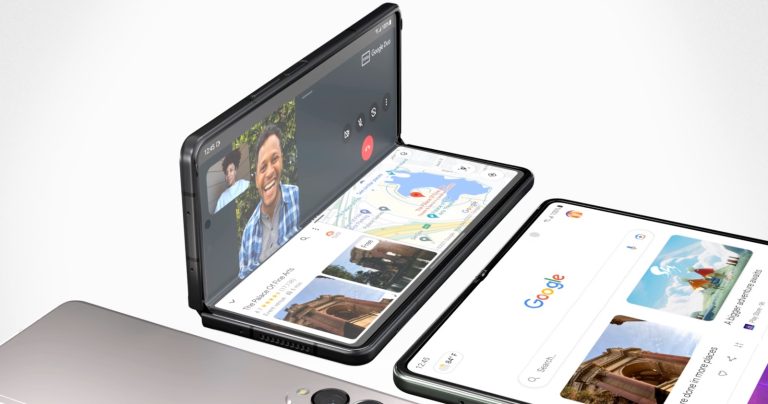 Google apps running on Galaxy Fold 3 foldable.