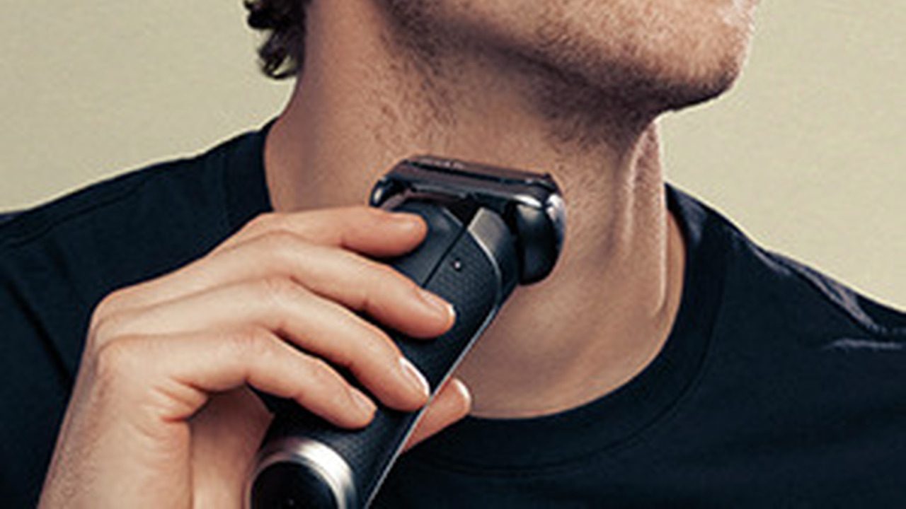 Close-up of the shaver