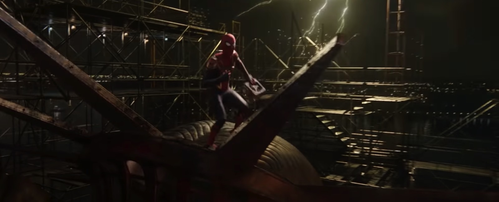 Spider-Man atop the Statue of Liberty in No Way Home trailer 2.