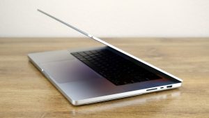 16-Inch MacBook Pro Right