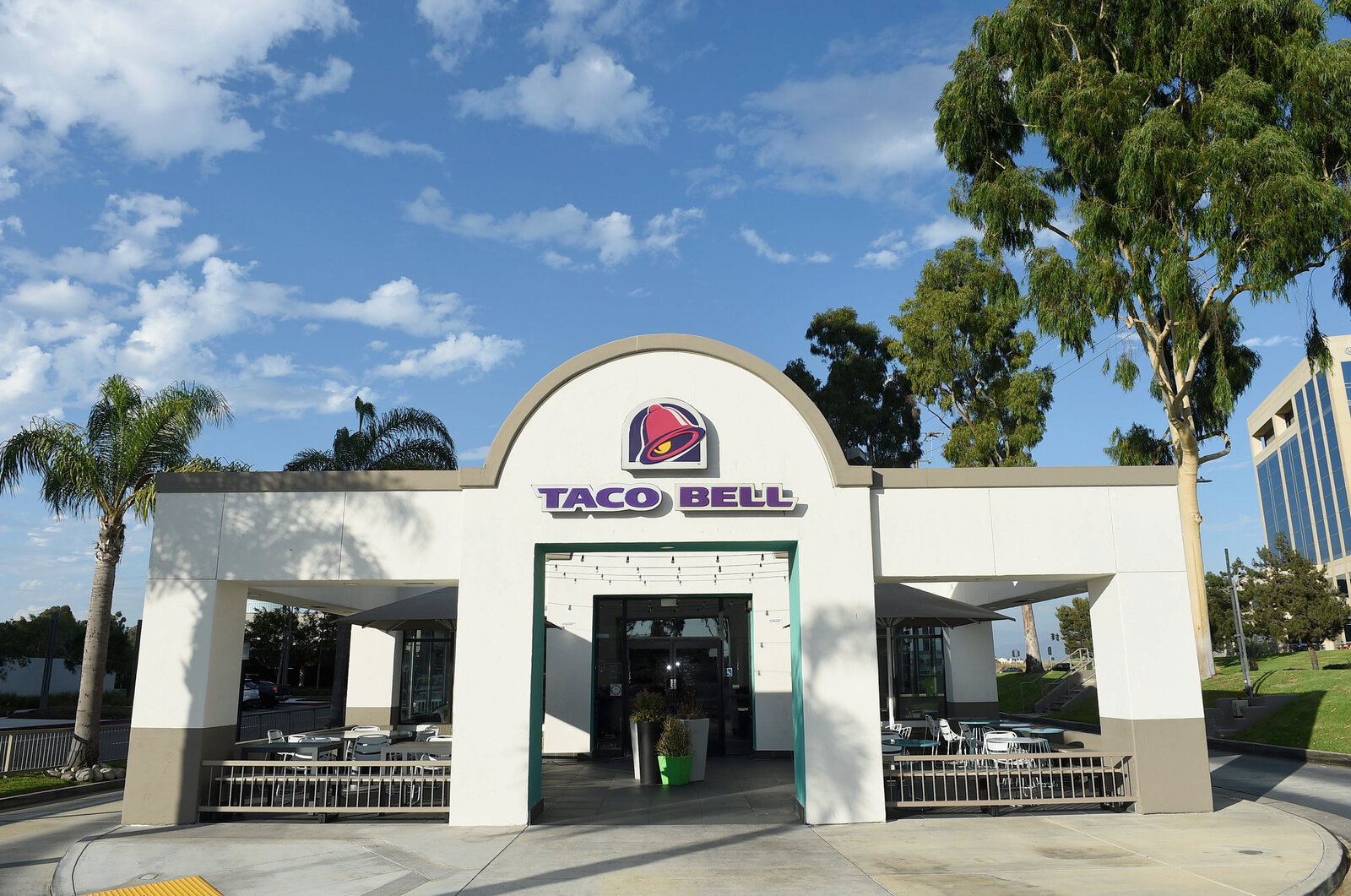 Taco Bell exterior