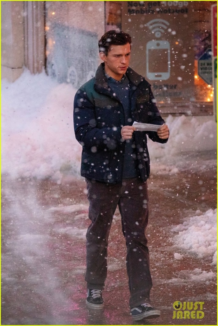 Tom Holland in No Way Home set photos from mid-January 2021.