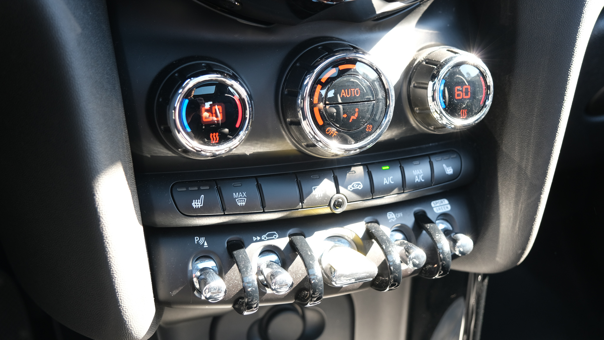 2022 Mini Cooper Controls