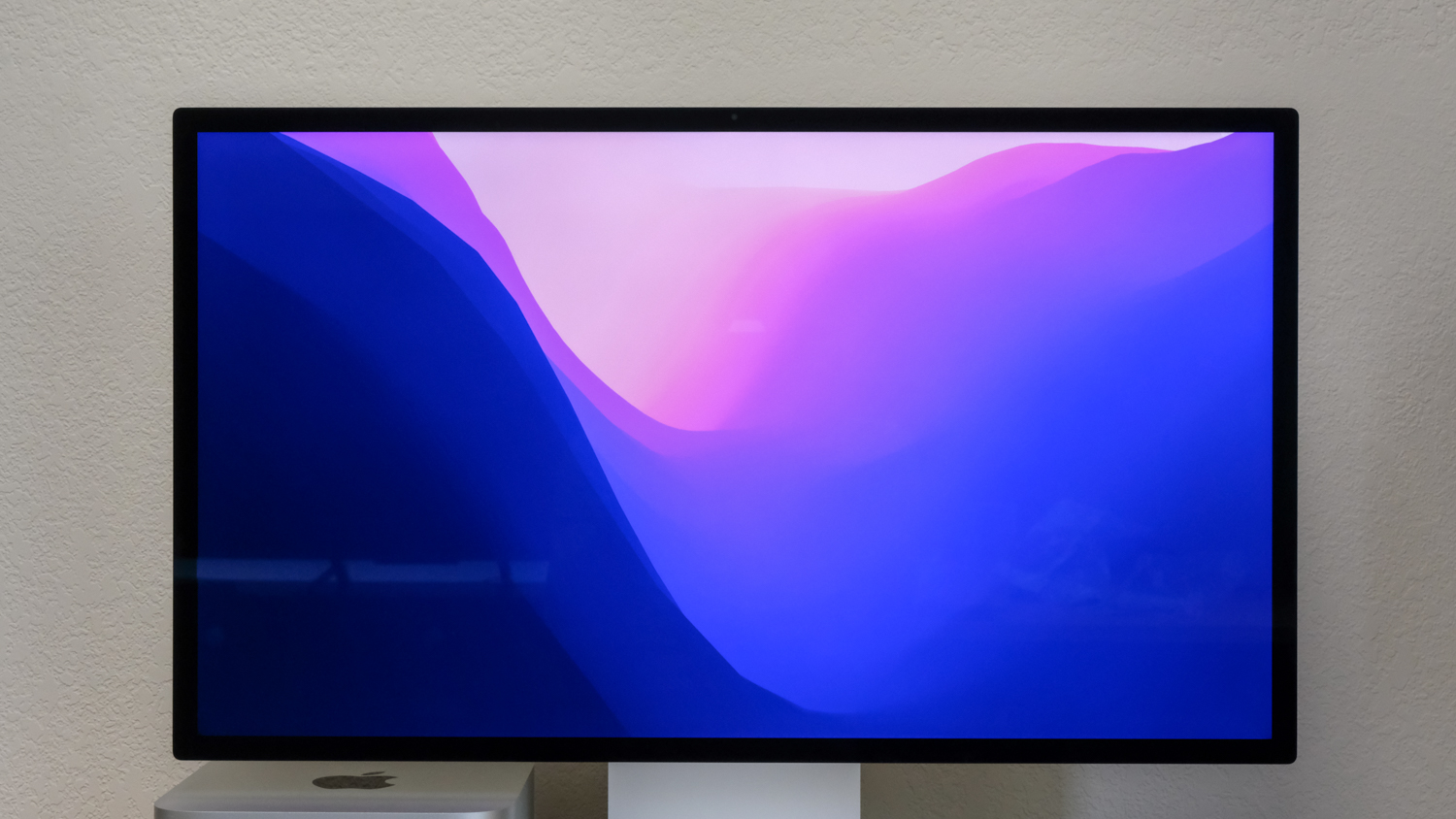 Apple Studio Display Screen