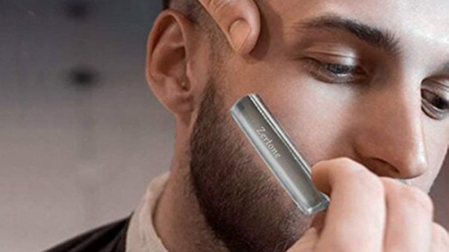 A picture of a straight razor