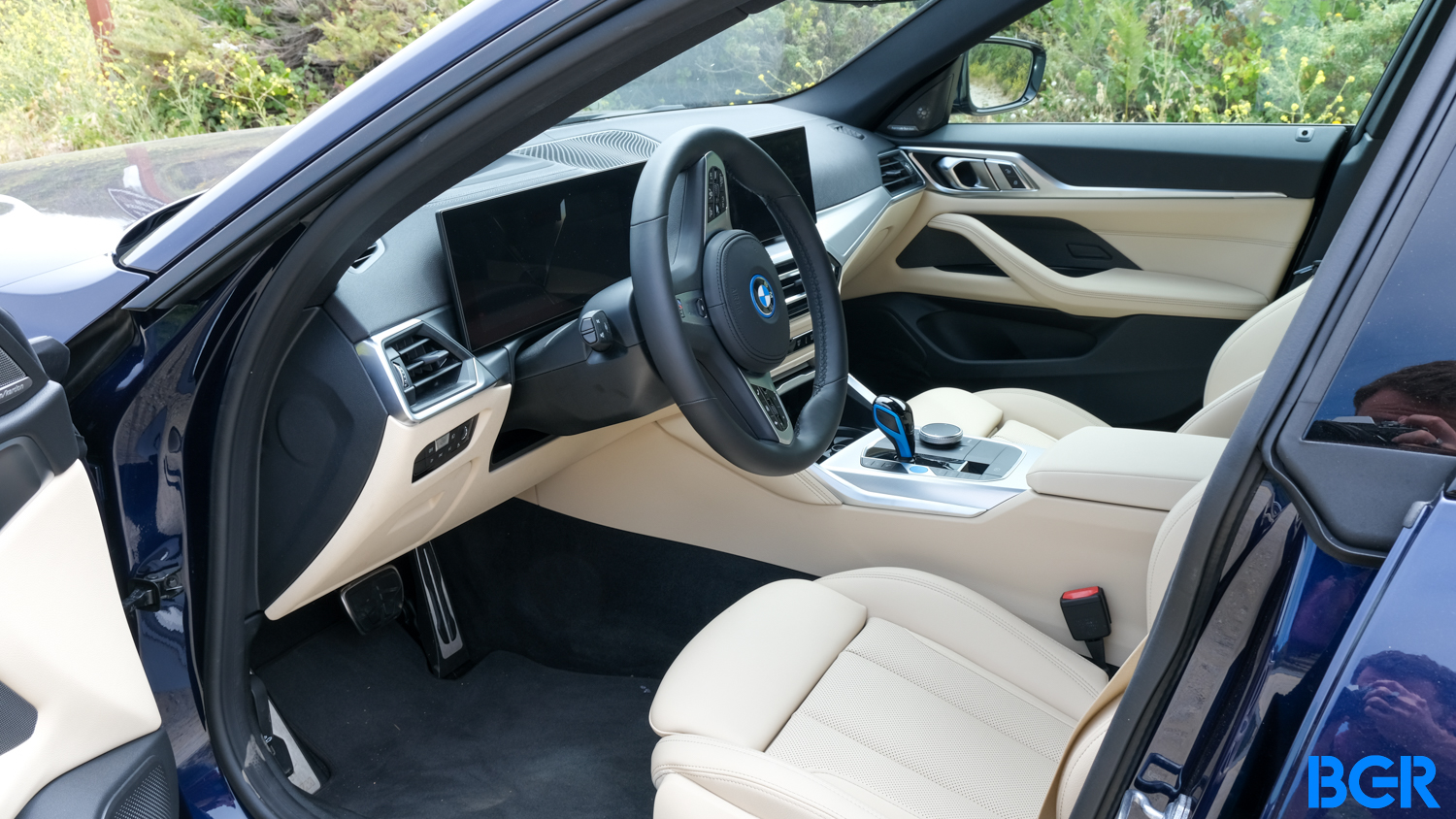 Interior of the BMW i4 eDrive40