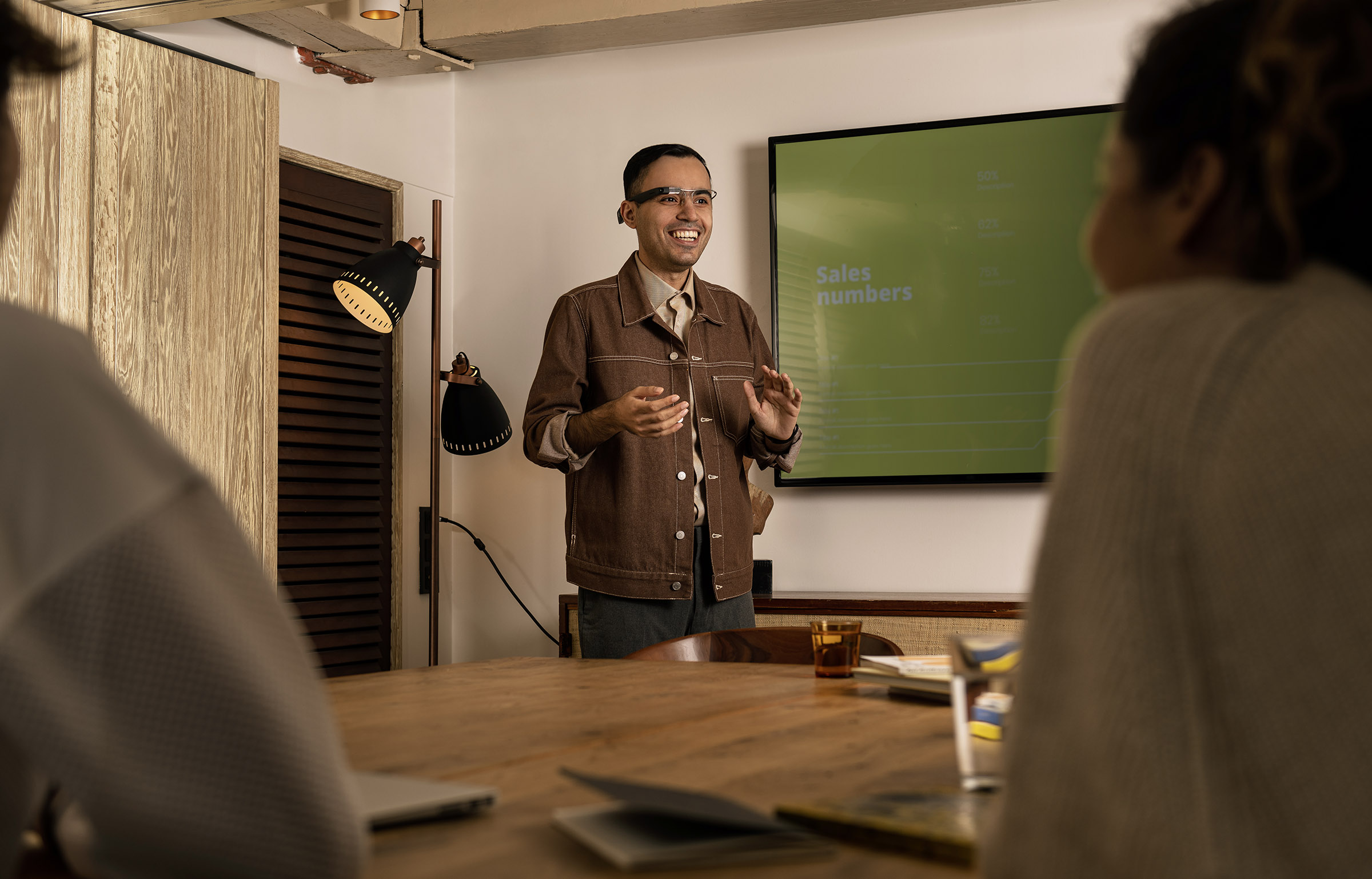 Envision glasses help blind people recognize faces