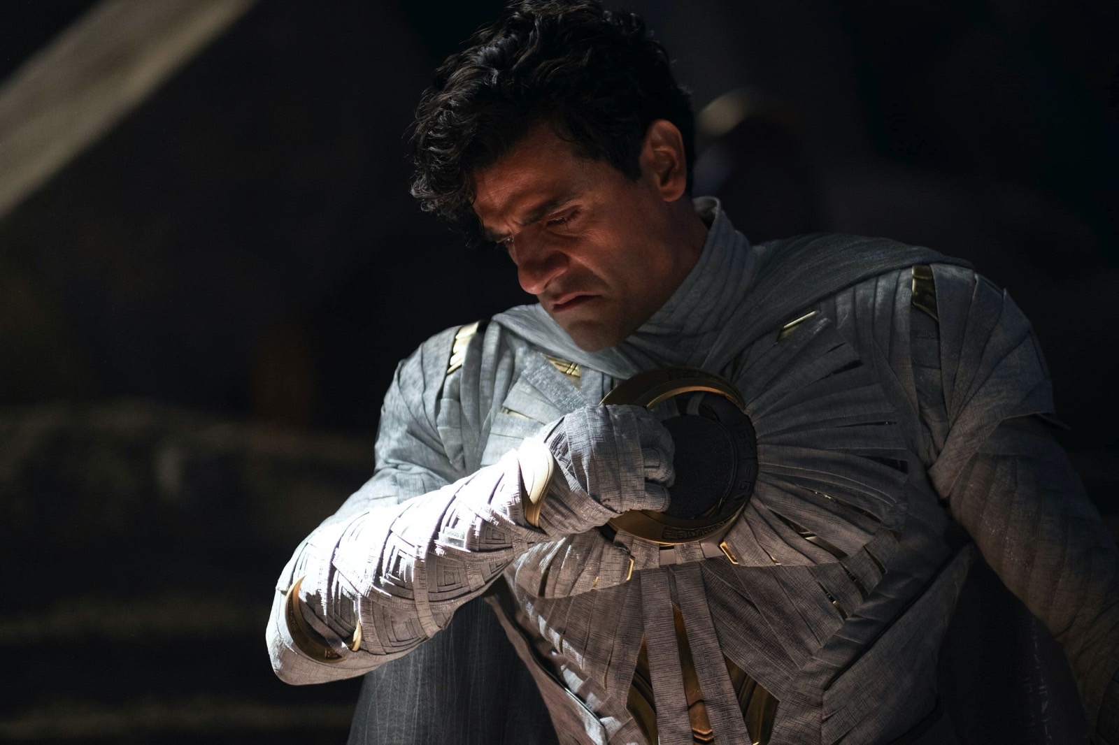 Oscar Isaac shows off full transformation in new Moon Knight trailer - Xfire