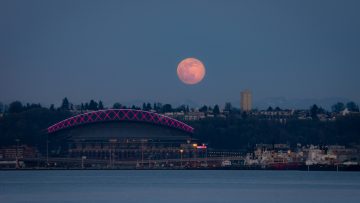 strawberry moon over seattle