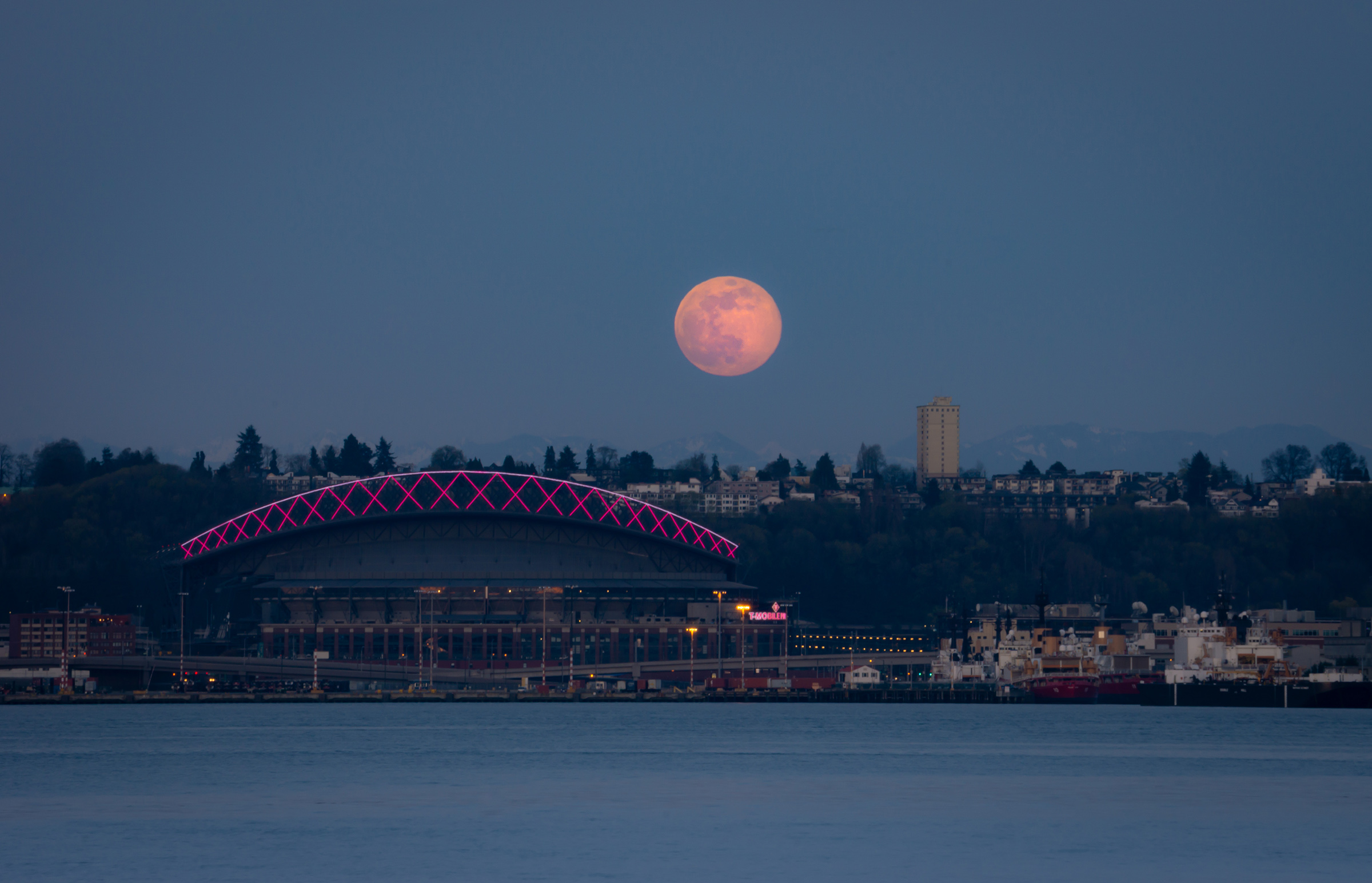 strawberry moon over seattle