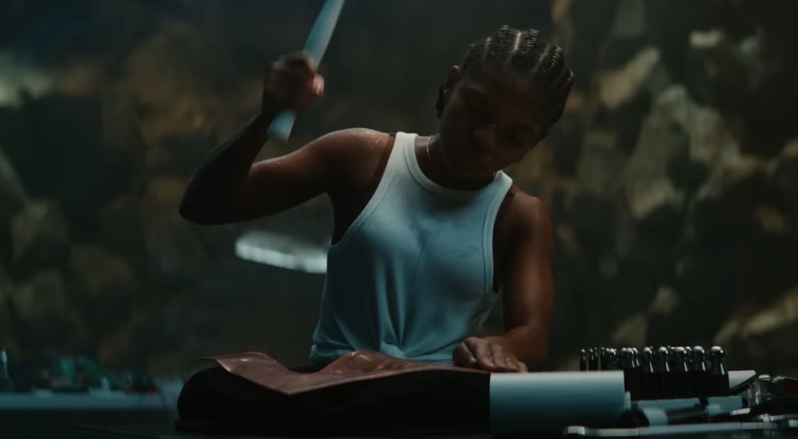 Riri Williams (Dominique Thorne) making her Ironheart armor.