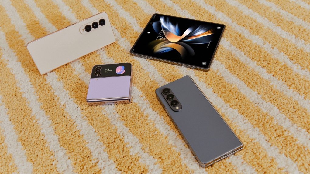 Various Galaxy Fold 4 and Flip 4 foldable phones.