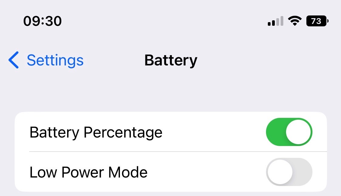 iOS 16 beta 5: Battery percentage enabled.