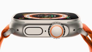 New Apple Watch Ultra: Digital Crown and Side button.