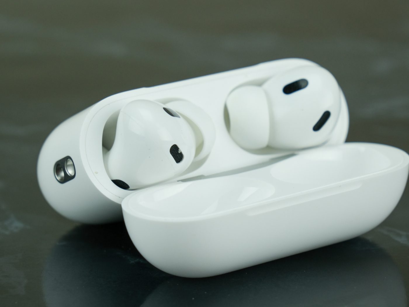 Apple's AirPods Pro 2 with USB-C Hit Best-Ever Price of $189.99 for All  Your New Year's Resolution Fitness Needs - MacRumors