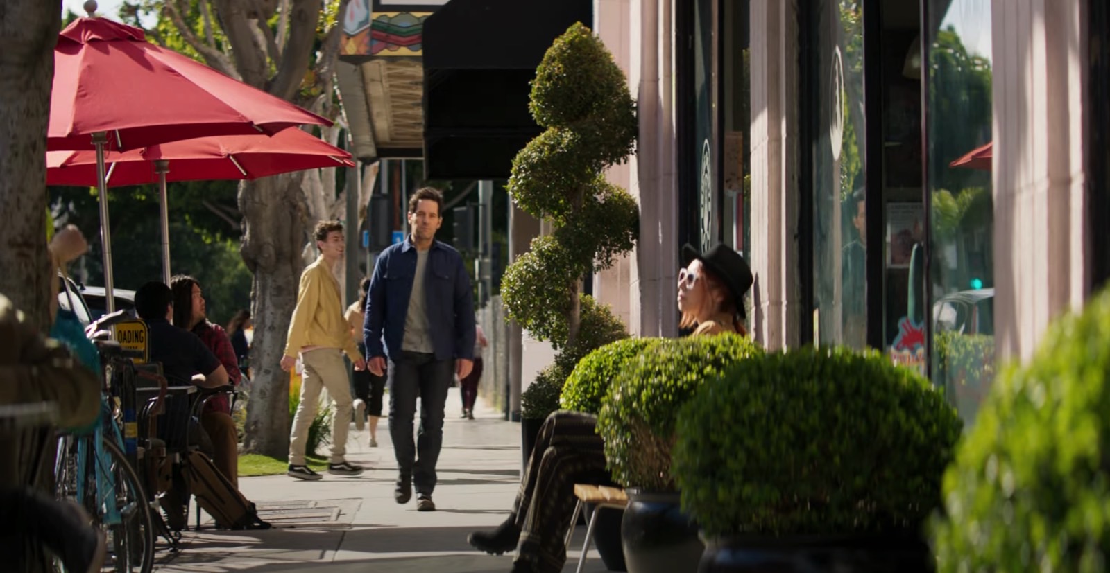 Scott Lang (Paul Rudd) enjoying life in <em>Quantumania</em> after his book success.