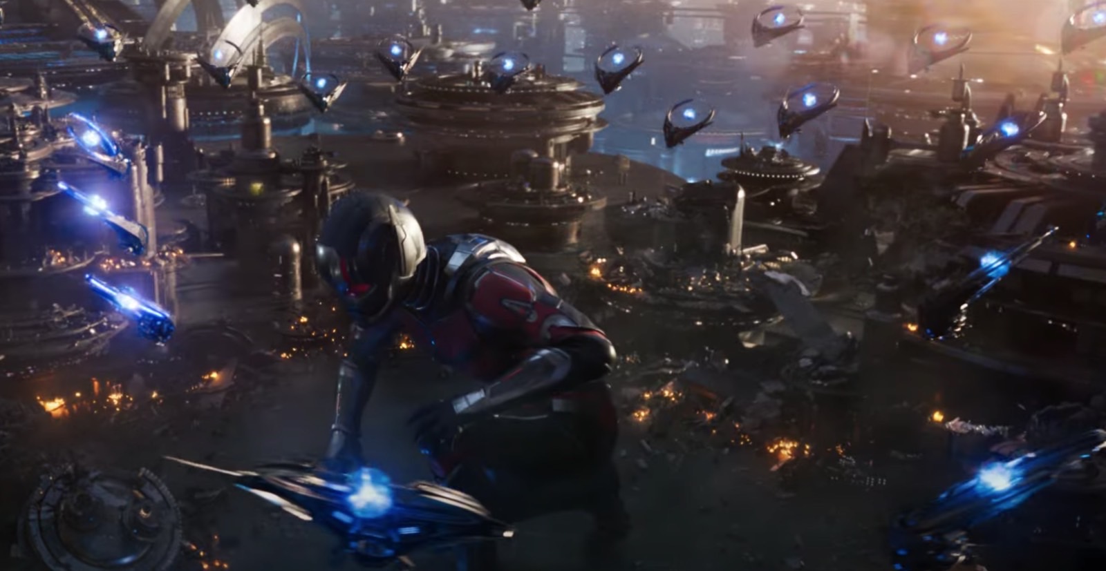 Giant Ant-Man facing an army of ships Kang (Jonathan Majors) in Janet (Michelle Pfeiffer) in Ant-Man and the Wasp: Quantumania trailer 1.