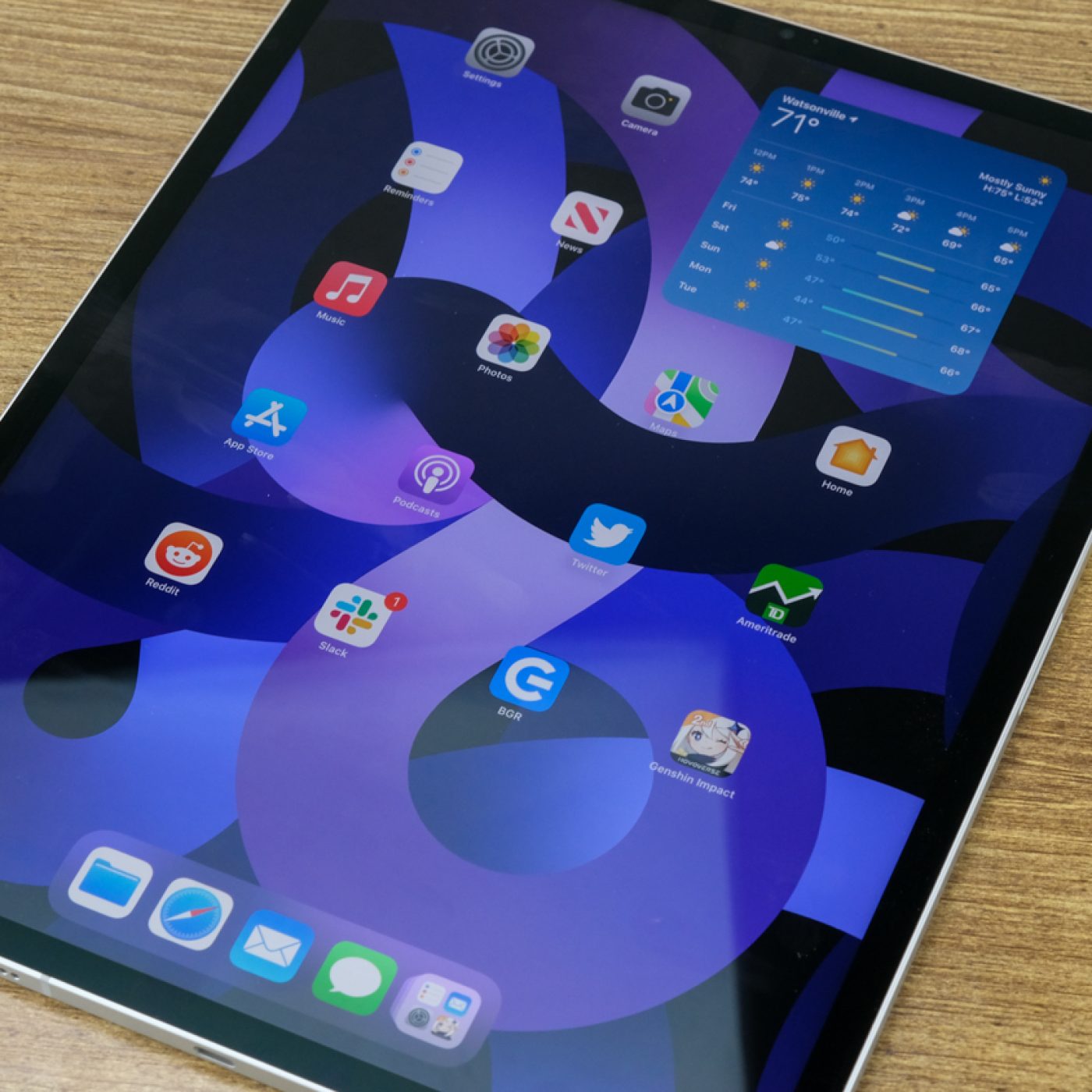 Apple is working on an extra-large iPad, to launch a 16-inch iPad towards  the end of 2023 – Firstpost