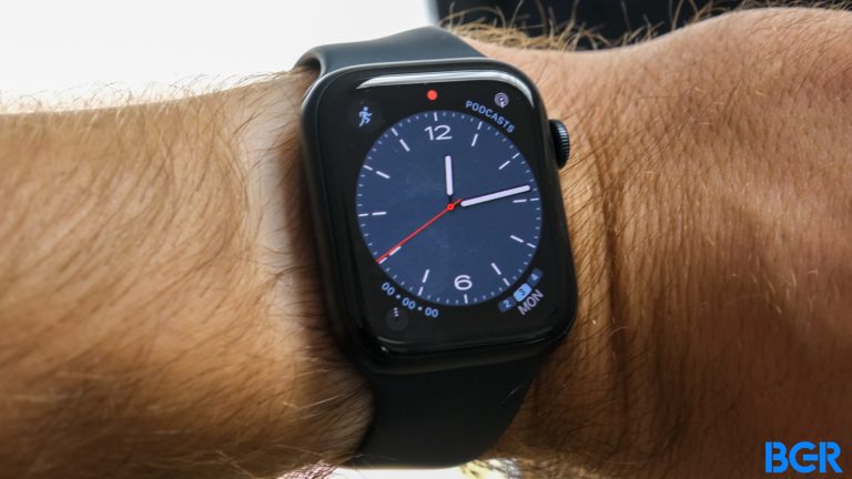 Apple Watch SE Main