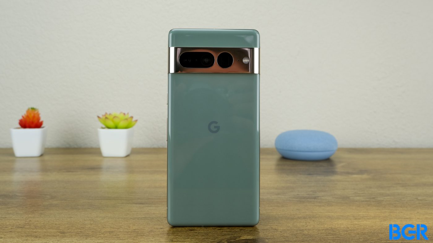 Google Pixel 7 Pro Review: Unimpressive Compared to Competition