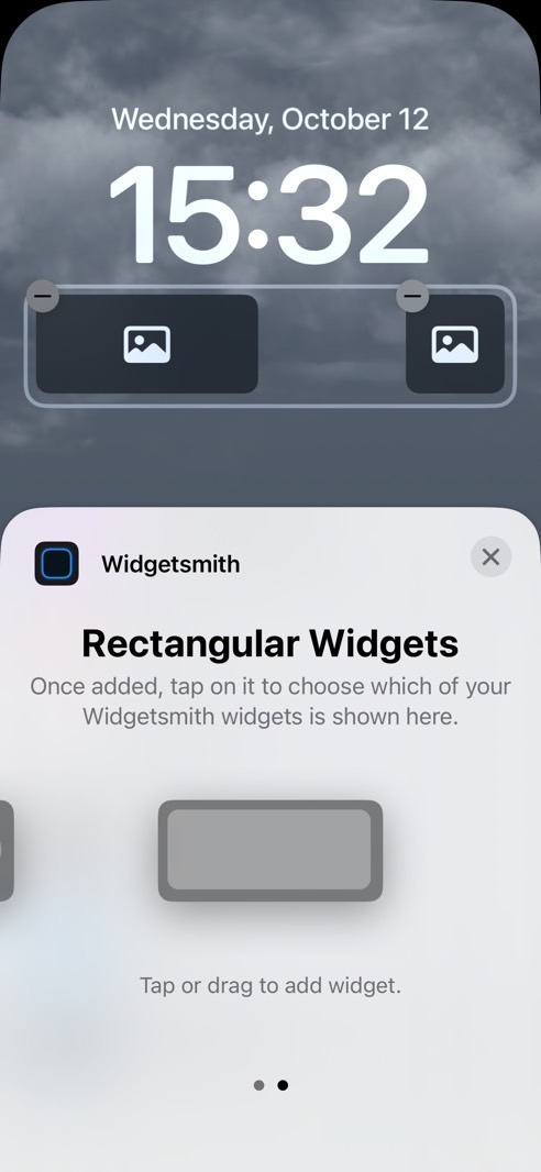 iOS 16 Lock Screen widgets: Widgetsmith app.