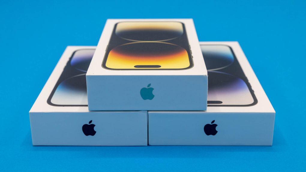  Apple iPhone 14, 128GB, Blue - Unlocked (Renewed Premium) :  Cell Phones & Accessories