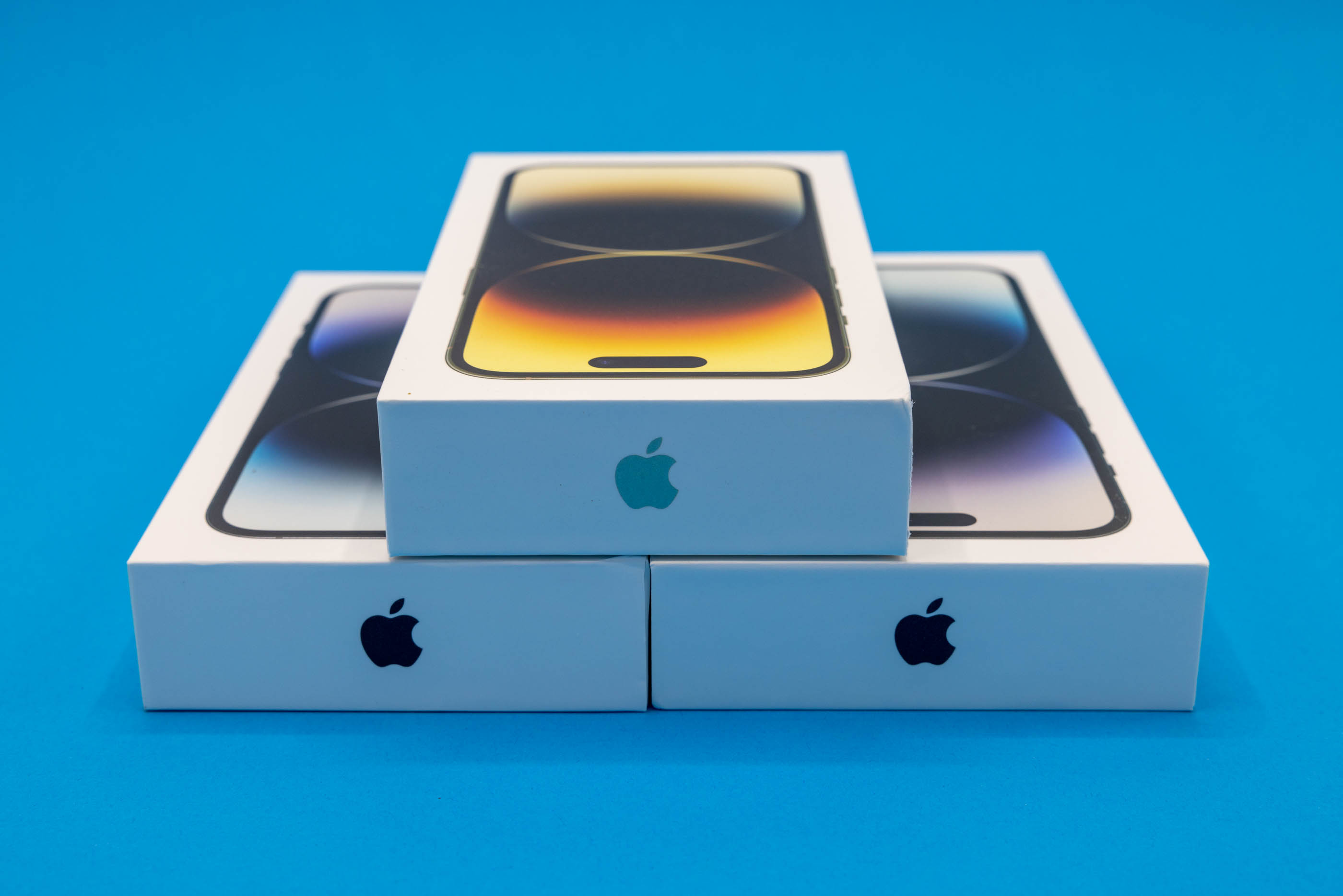 iPhone 14 Pro Max boxes