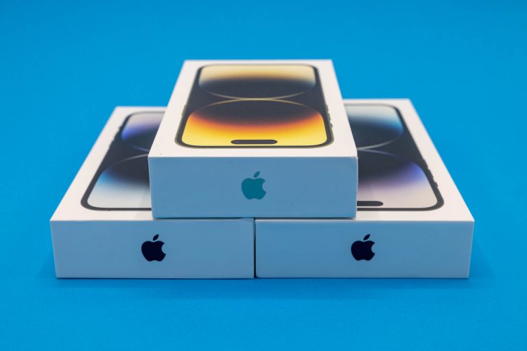 Apple iPhone 14 Pro Max boxes