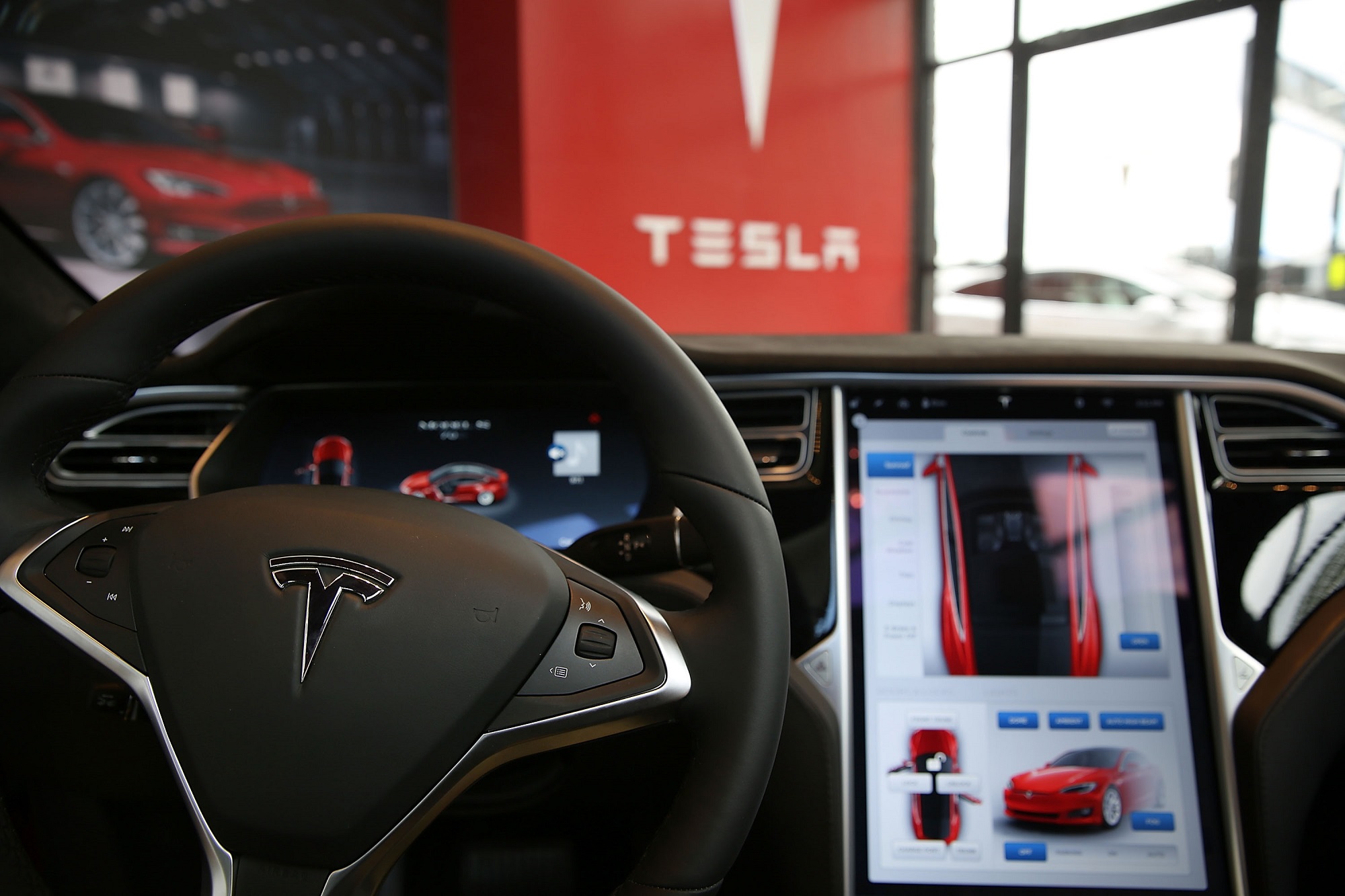 Police chase ensues after Tesla driver falls asleep with autopilot on
