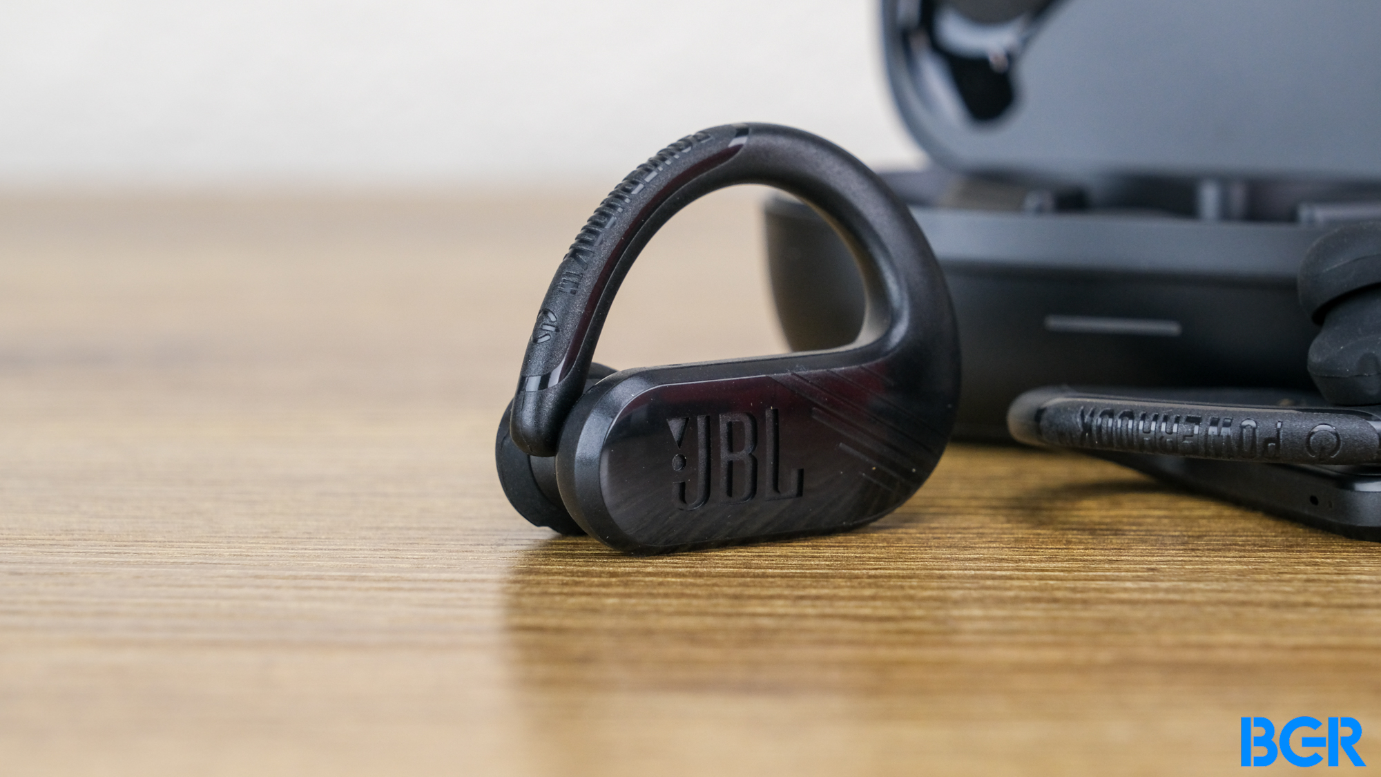 Jbl endurance sprint online volume control