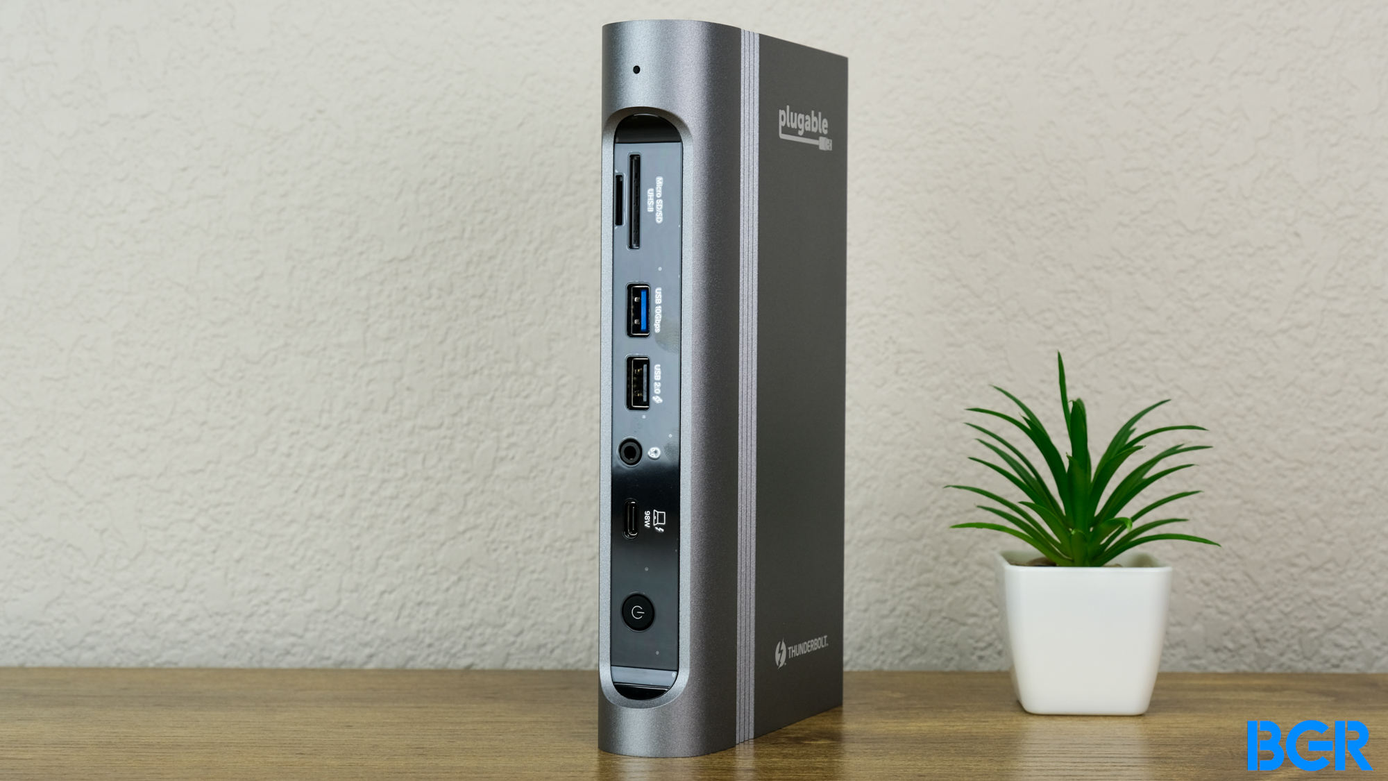 Plugable Thunderbolt 4 and USB4 Hub Review 