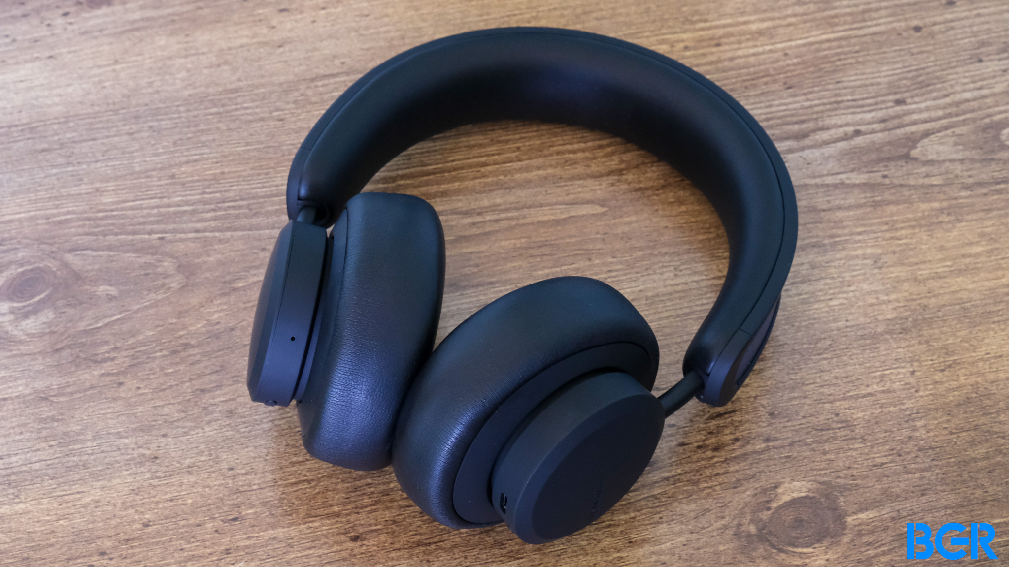 Urbanista Los Angeles self-charging headphone review