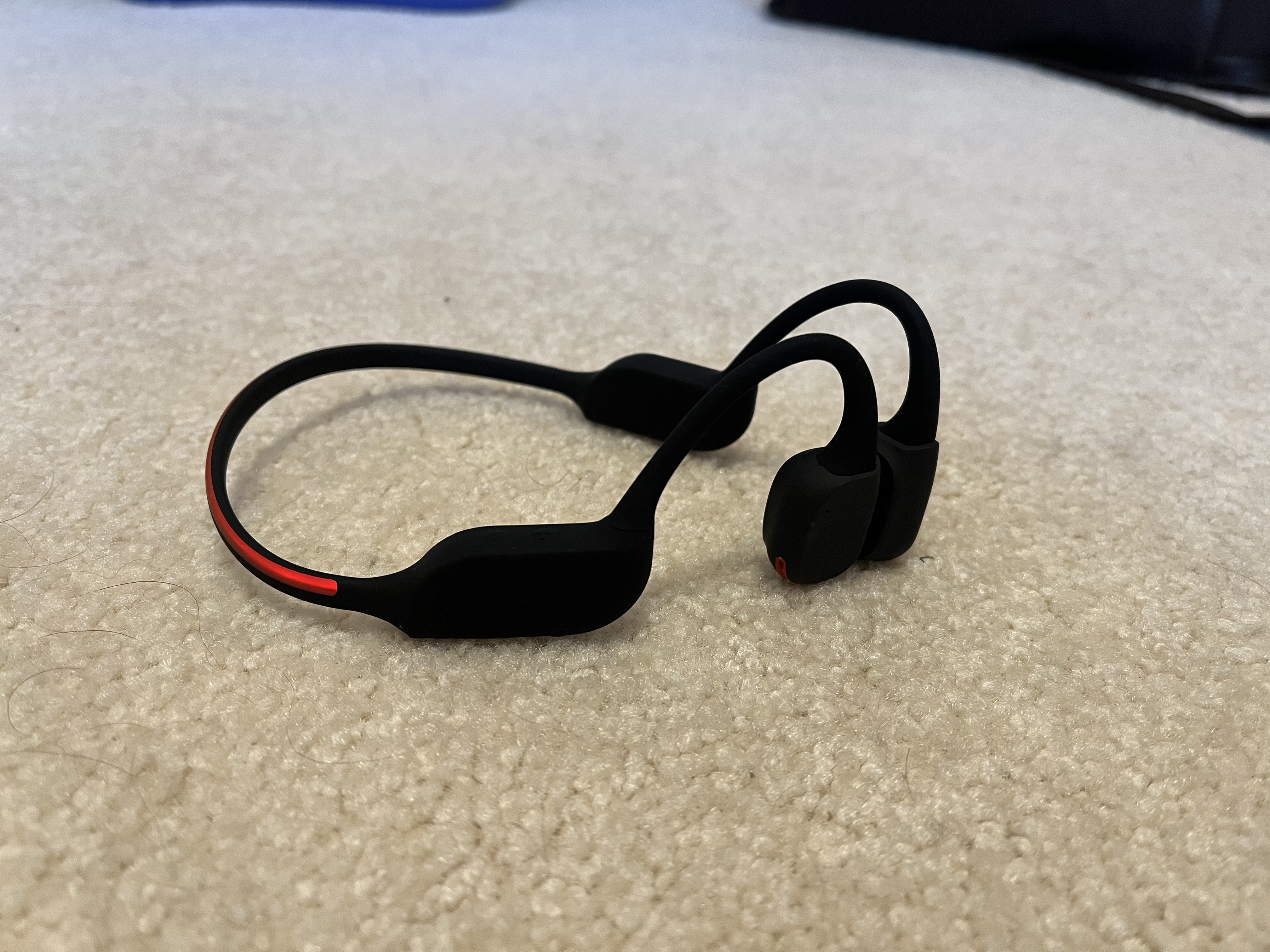 Philips GO A7607 sport headphones review: Good features, unique design