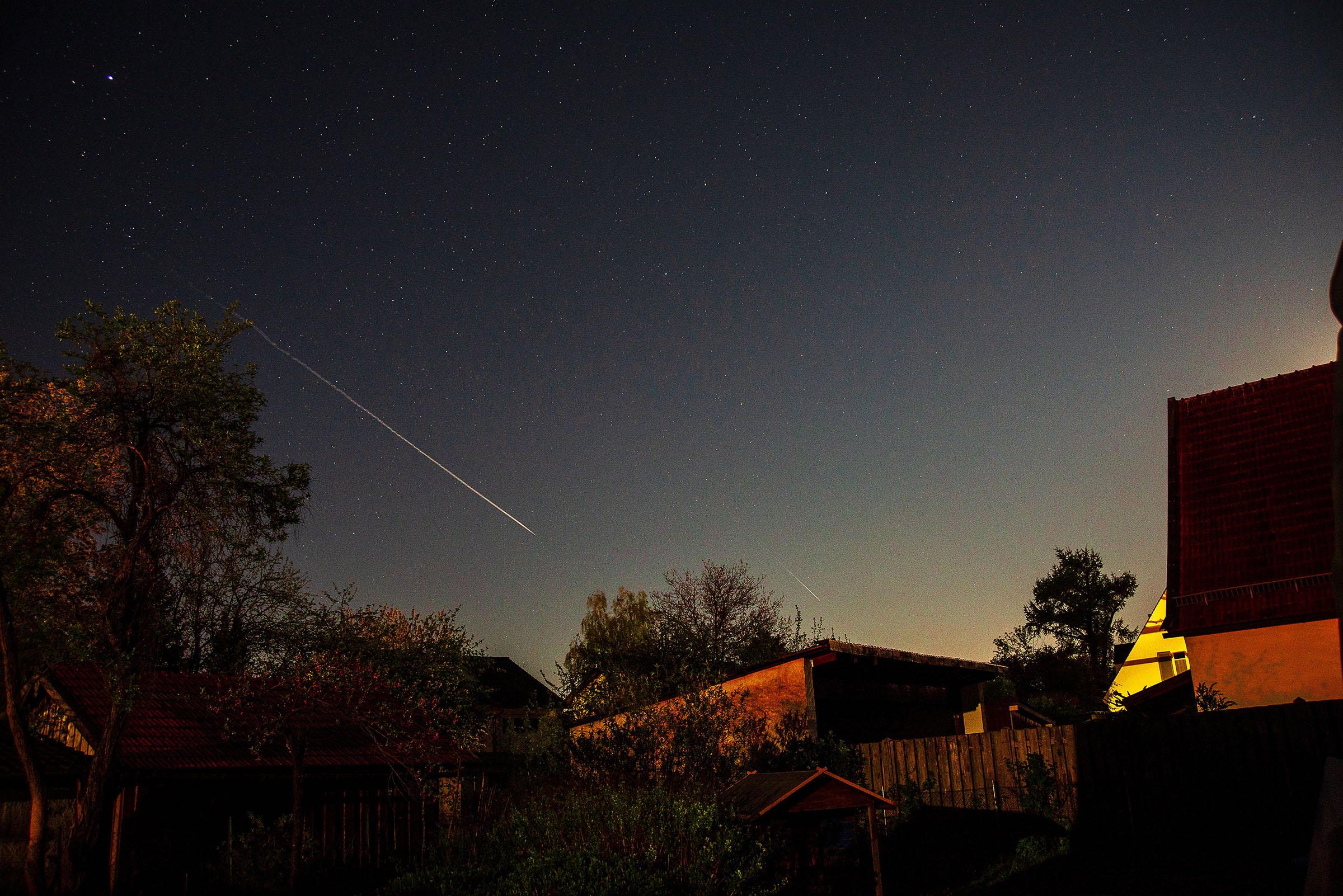 How To Watch The Leonid Meteor Shower Peak This Weekend