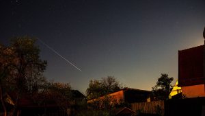 lyrid meteor shower, bright meteor in sky