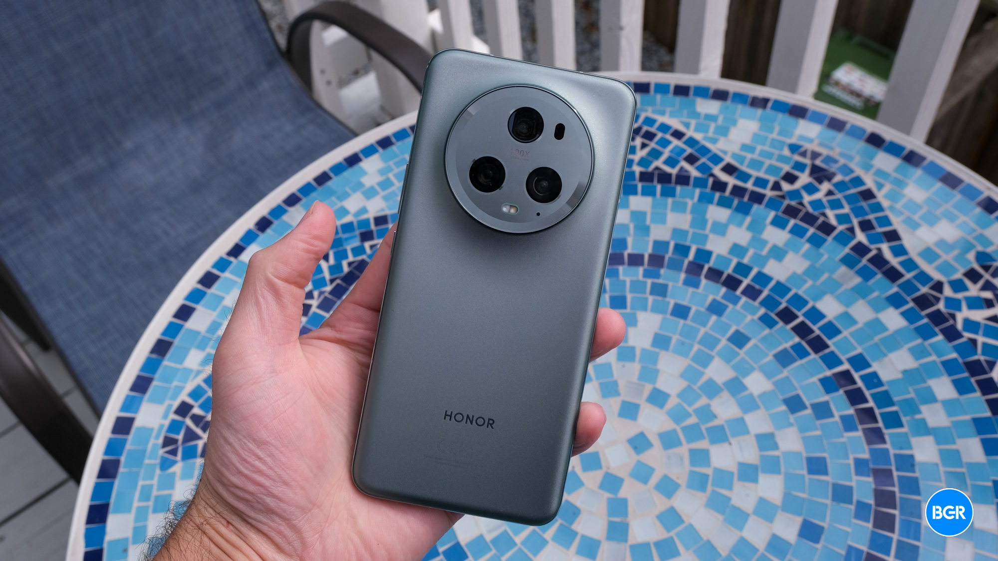 Honor Magic5 Pro Back In Hand