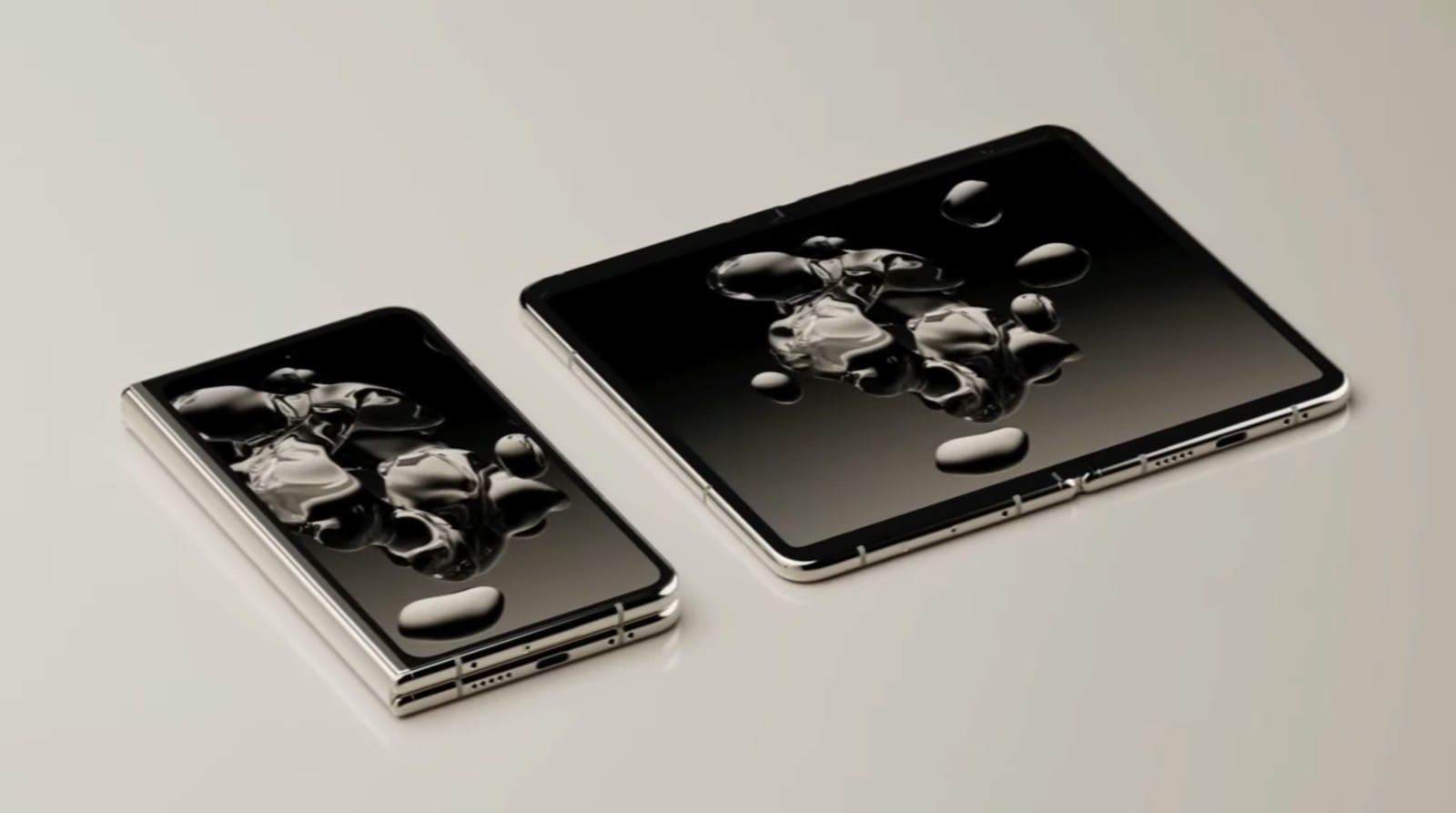 Google Pixel Fold folded (left) and unfolded (right).