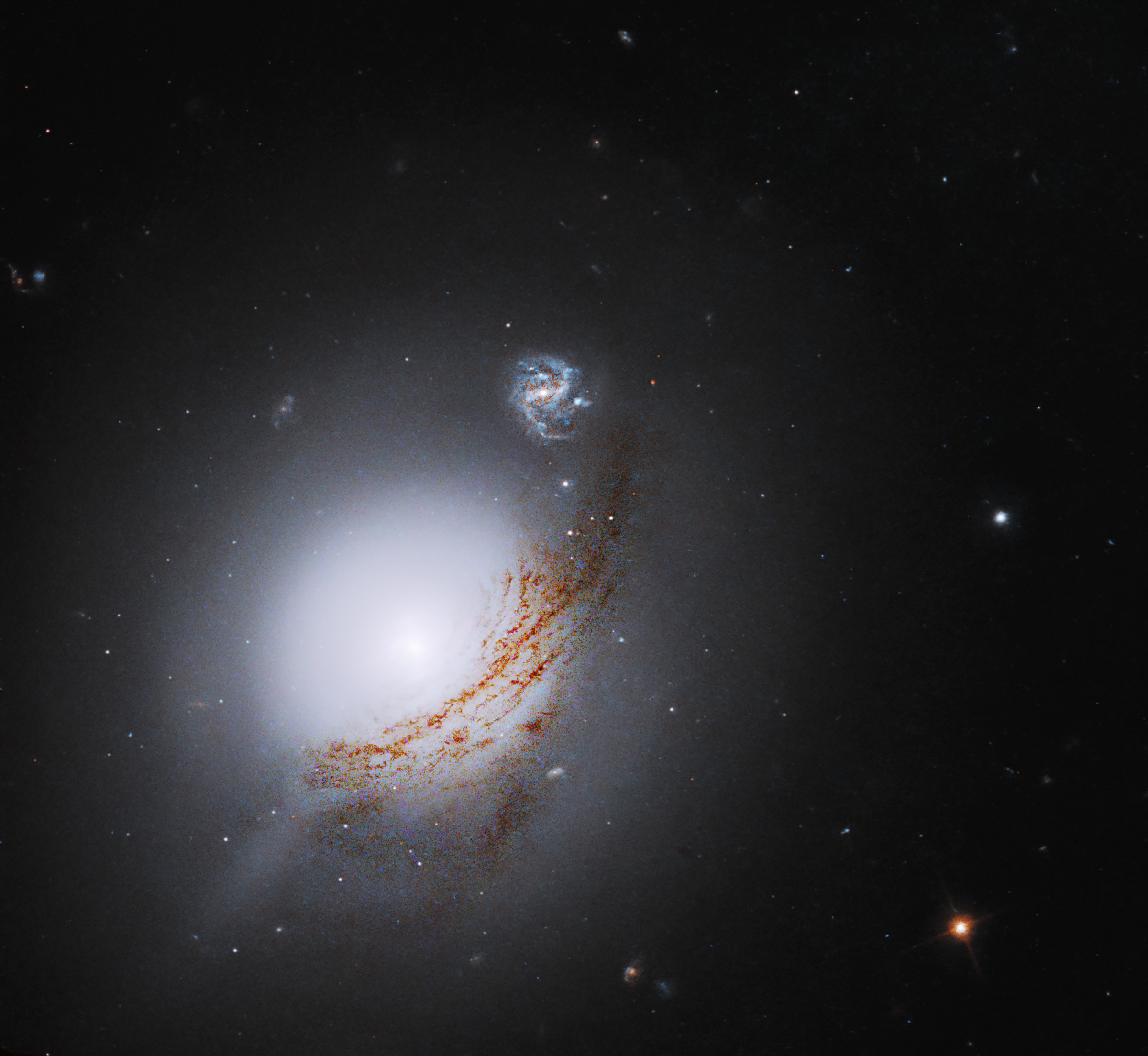 Hubble image of NGC 5283