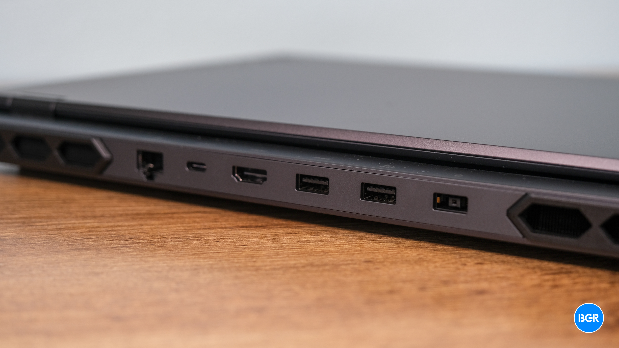 Lenovo Legion 7i Gen 8 Ports