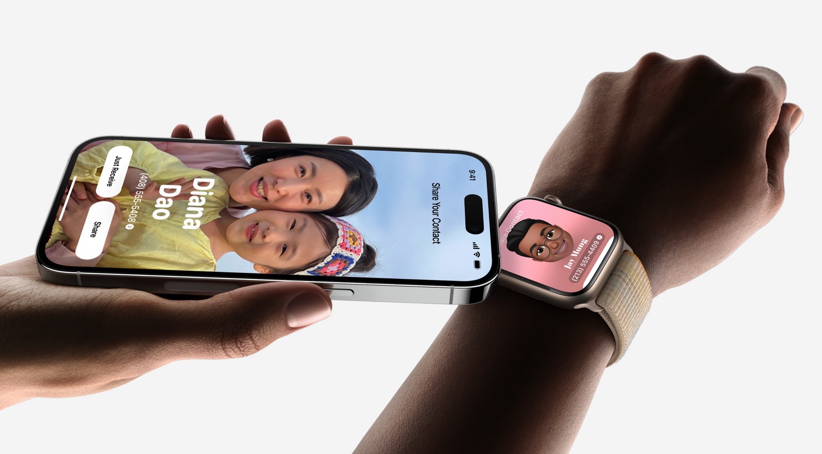 مشاركة معلومات الاتصال (NameDrop) عبر AirDrop بين iPhone و Apple Watch.