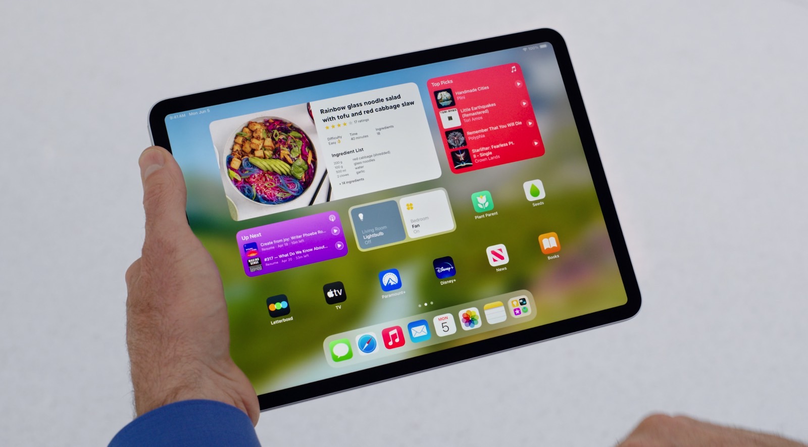 أدوات تفاعلية على iPad عبر iPadOS 17.